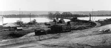 Story of the Chicago and Northwestern Railroad Bridge